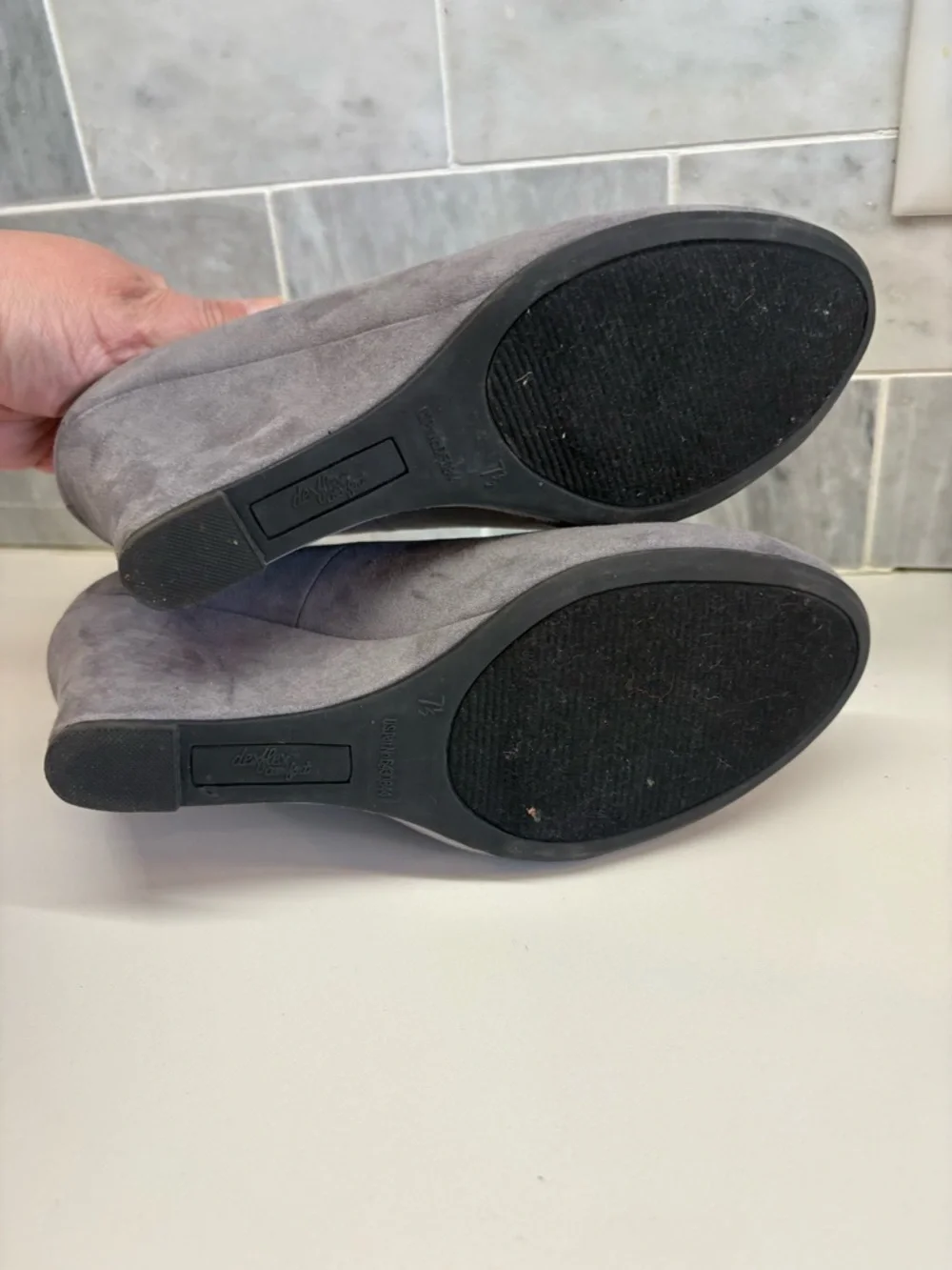 Dexflex comfort Gray Suede Wedge Pumps